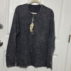 New NWT BEOTYSHOW Light Gray long sleeve Henley tee size Medium 100% cotton